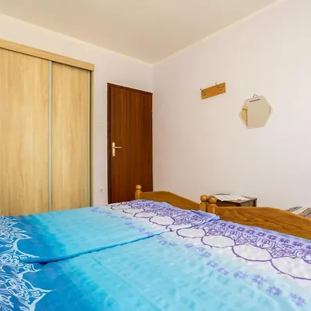 Apartment Fuer 4 Personen Ca 68 Qm In Njivice, Kvarner Bucht Krk