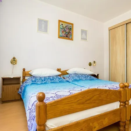 Apartment Fuer 4 Personen Ca 68 Qm In Njivice, Kvarner Bucht Krk Njivice