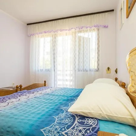 Apartment Fuer 4 Personen Ca 68 Qm In Njivice, Kvarner Bucht Krk Njivice